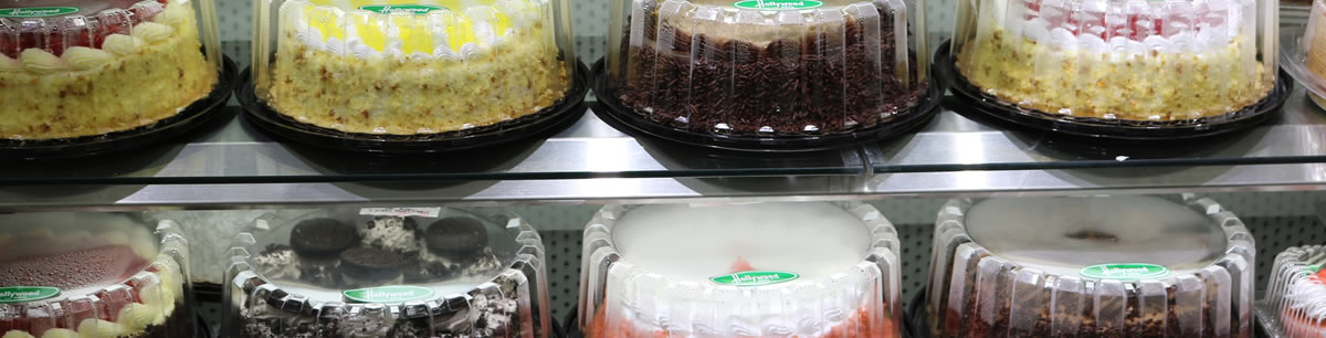 Fresh Baked Cakes - Hollywood Markets - Bakery Michigan Grocery Store